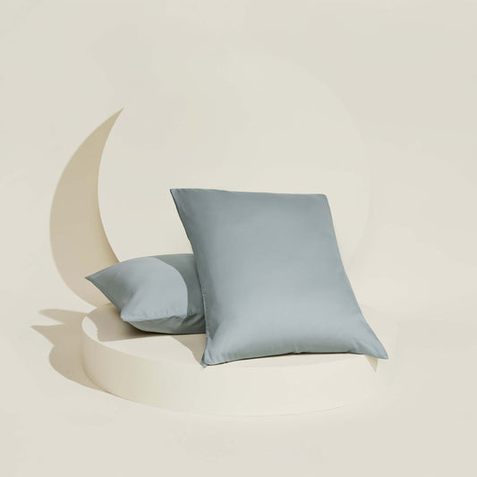 The Slumber Cloud Essential Pillowcase set made with Outlast temperature regulation technology