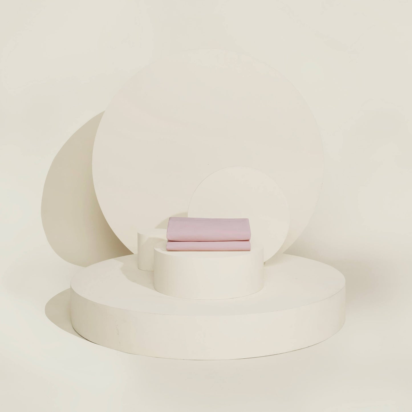 The Slumber Cloud Essential Pillowcase set made with Outlast temperature regulation technology