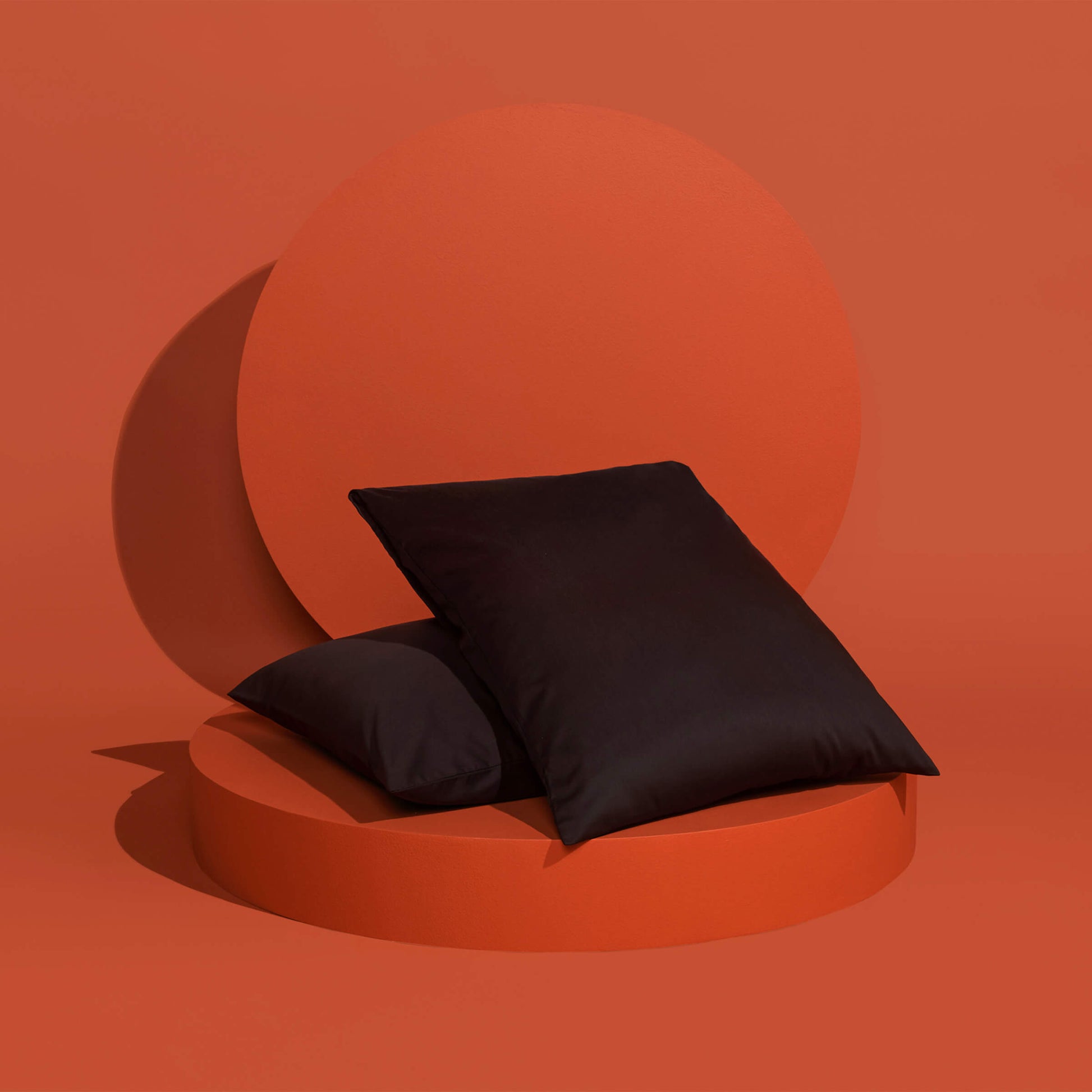 The Slumber Cloud Essential Pillowcase set made with Outlast temperature regulation technology