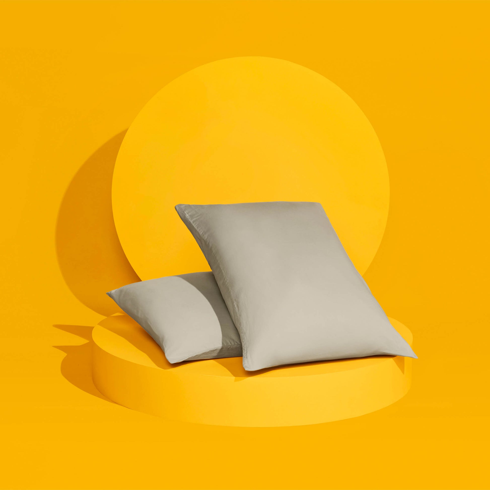 The Slumber Cloud Essential Pillowcase set made with Outlast temperature regulation technology