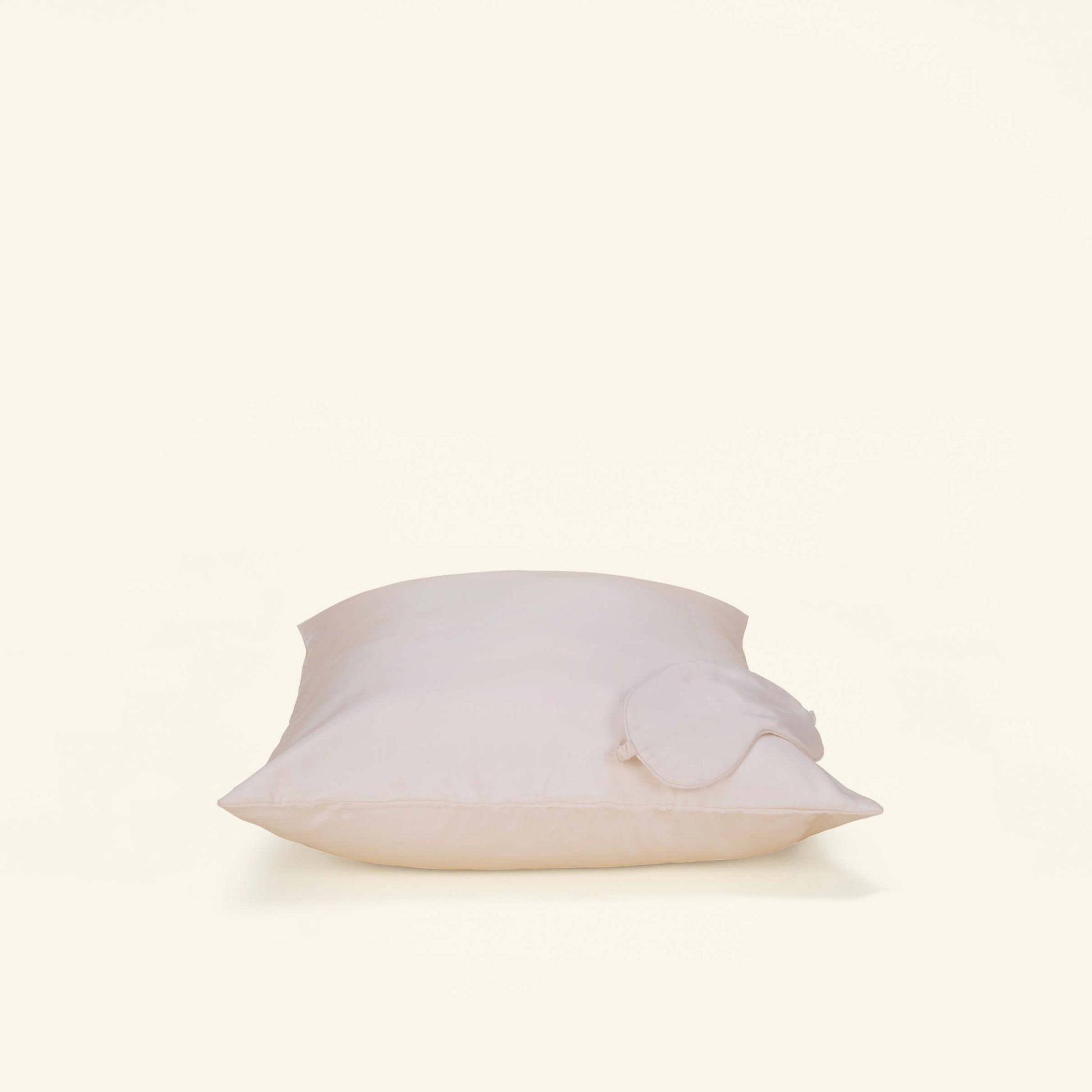 The Slumber Cloud Silk Pillowcase and Sleep Mask made with temperature regulation technology